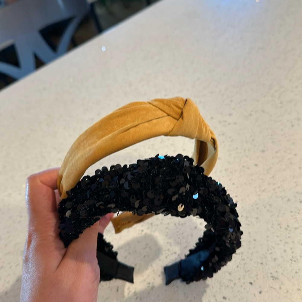 Bundle of two head bands